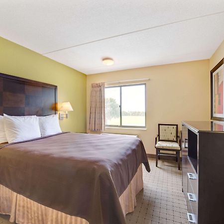 Days Inn & Suites By Wyndham Desoto Esterno foto