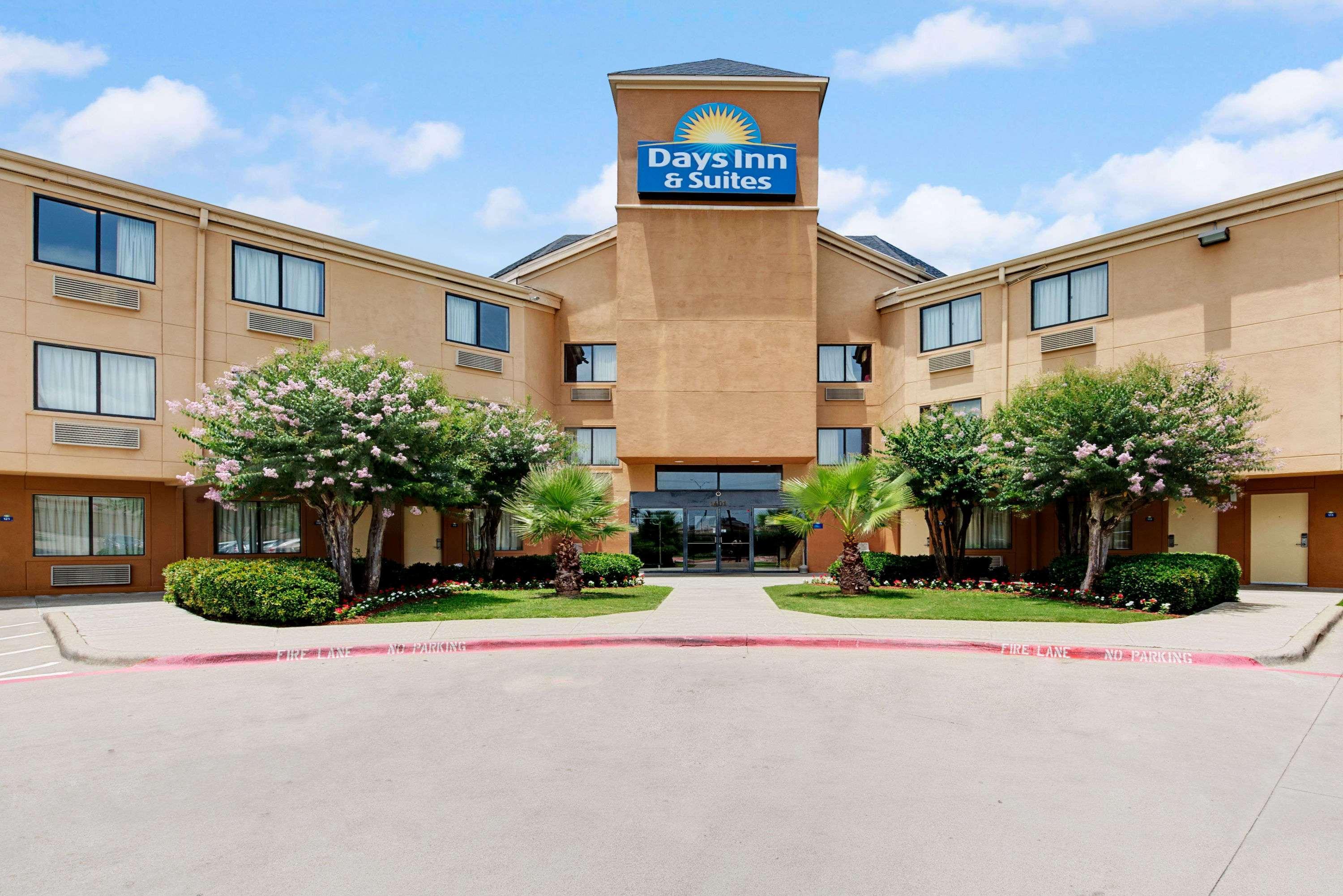 Days Inn & Suites By Wyndham Desoto Esterno foto