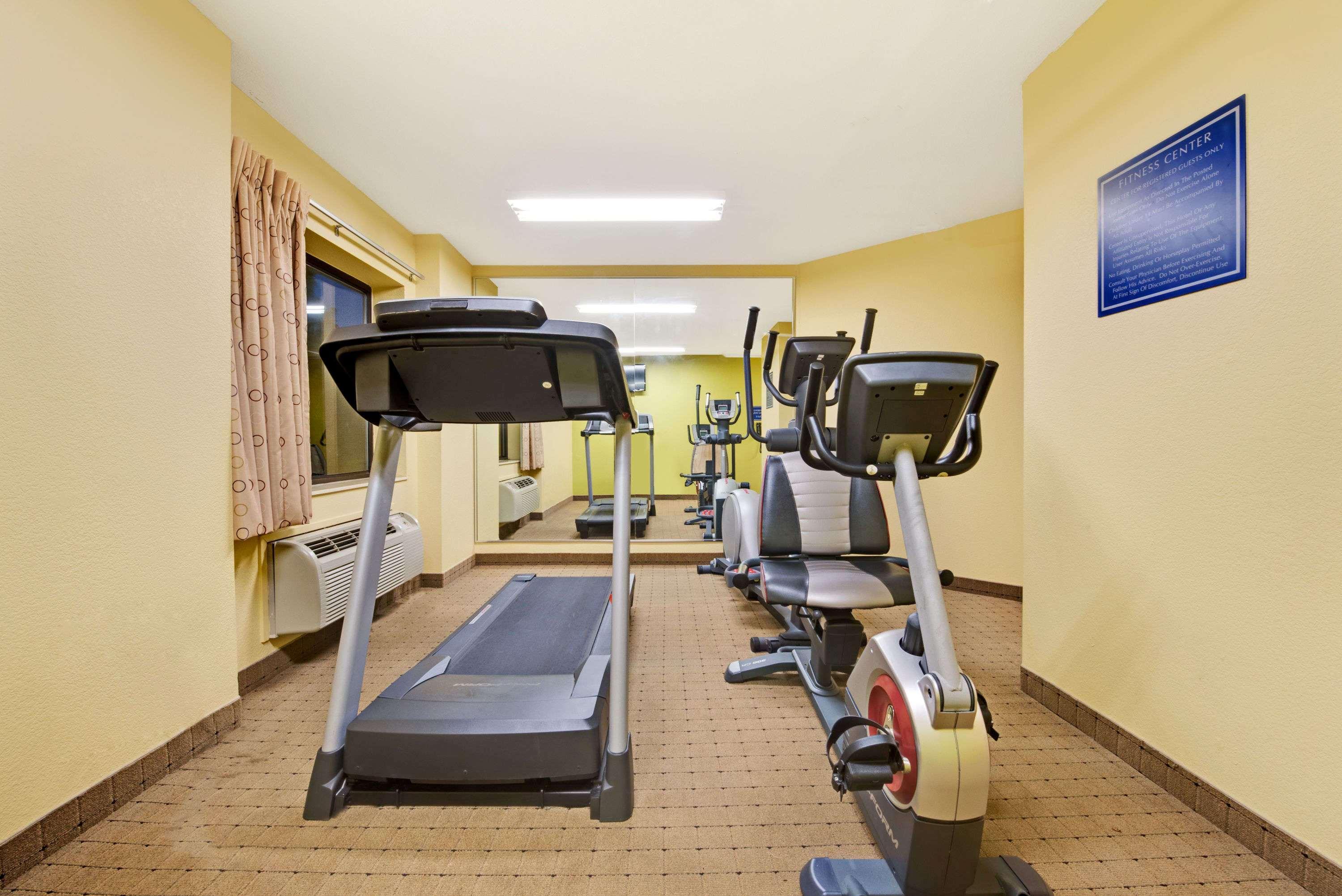 Days Inn & Suites By Wyndham Desoto Esterno foto