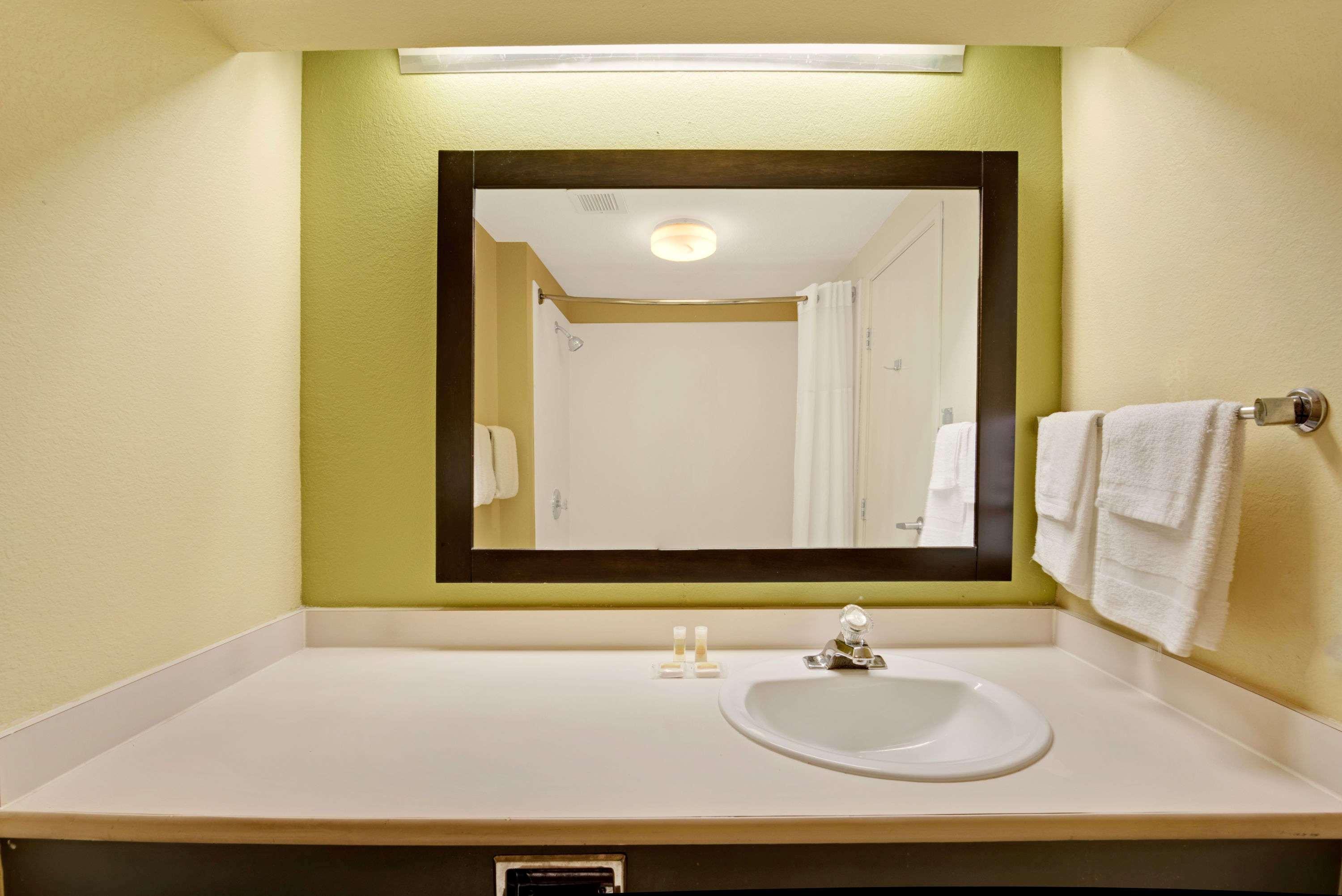 Days Inn & Suites By Wyndham Desoto Esterno foto