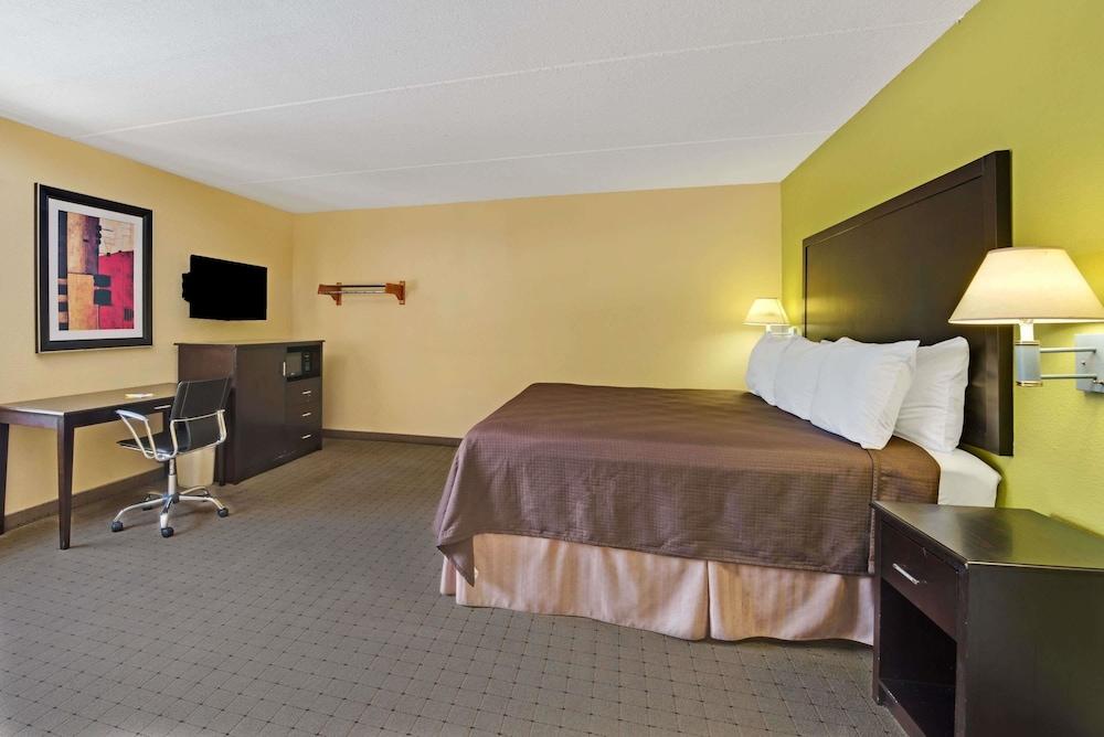 Days Inn & Suites By Wyndham Desoto Esterno foto