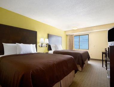 Days Inn & Suites By Wyndham Desoto Esterno foto
