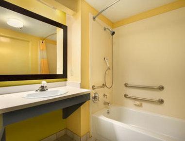 Days Inn & Suites By Wyndham Desoto Esterno foto